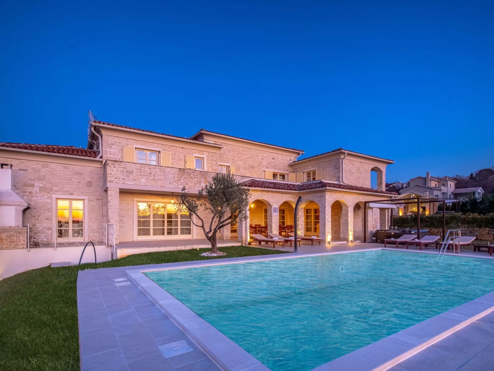 Mit Privatpool für 10 Personen ca. 400 m&sup2; in Bajkini, Istrien (Binnenland