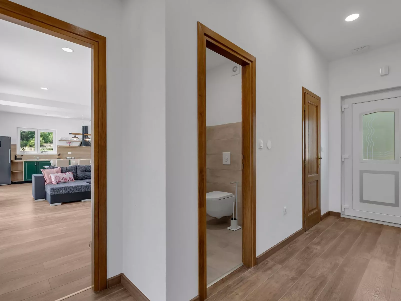 Alleinstehende Villa Slime mit Pool und Garten-Inside