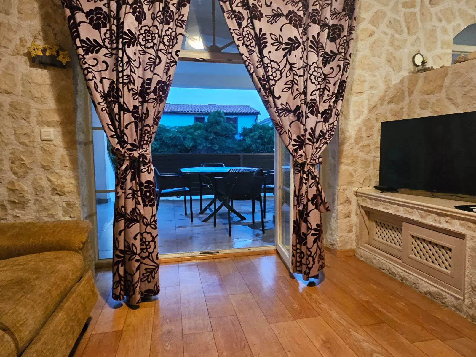 "Jeger" mit Terrasse-Inside