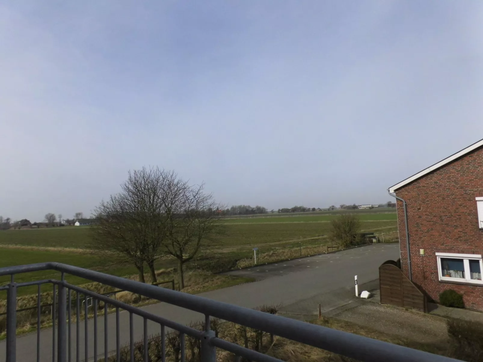 Wohnung in Osterdeich mit Terrasse und Garten