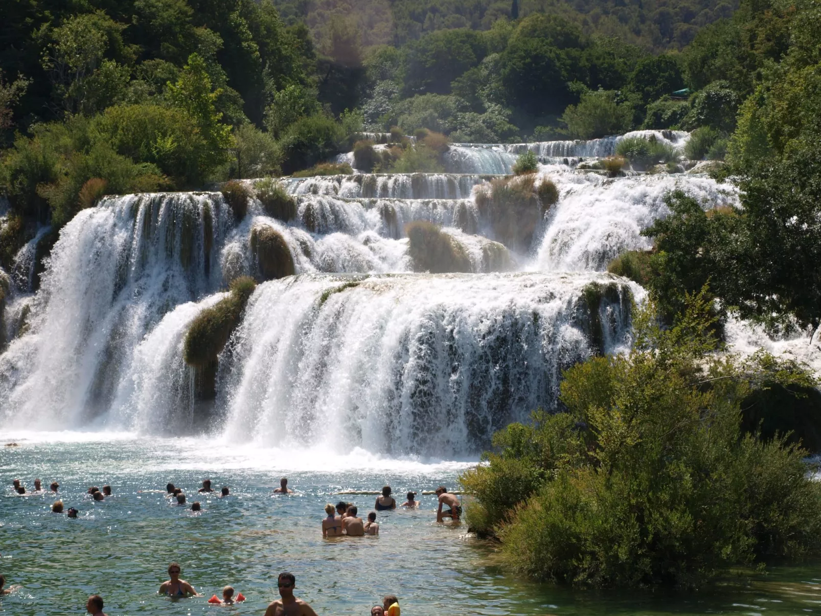 Für vier Personen mit Balkon im ersten Obergeschoss gelegen-Outside