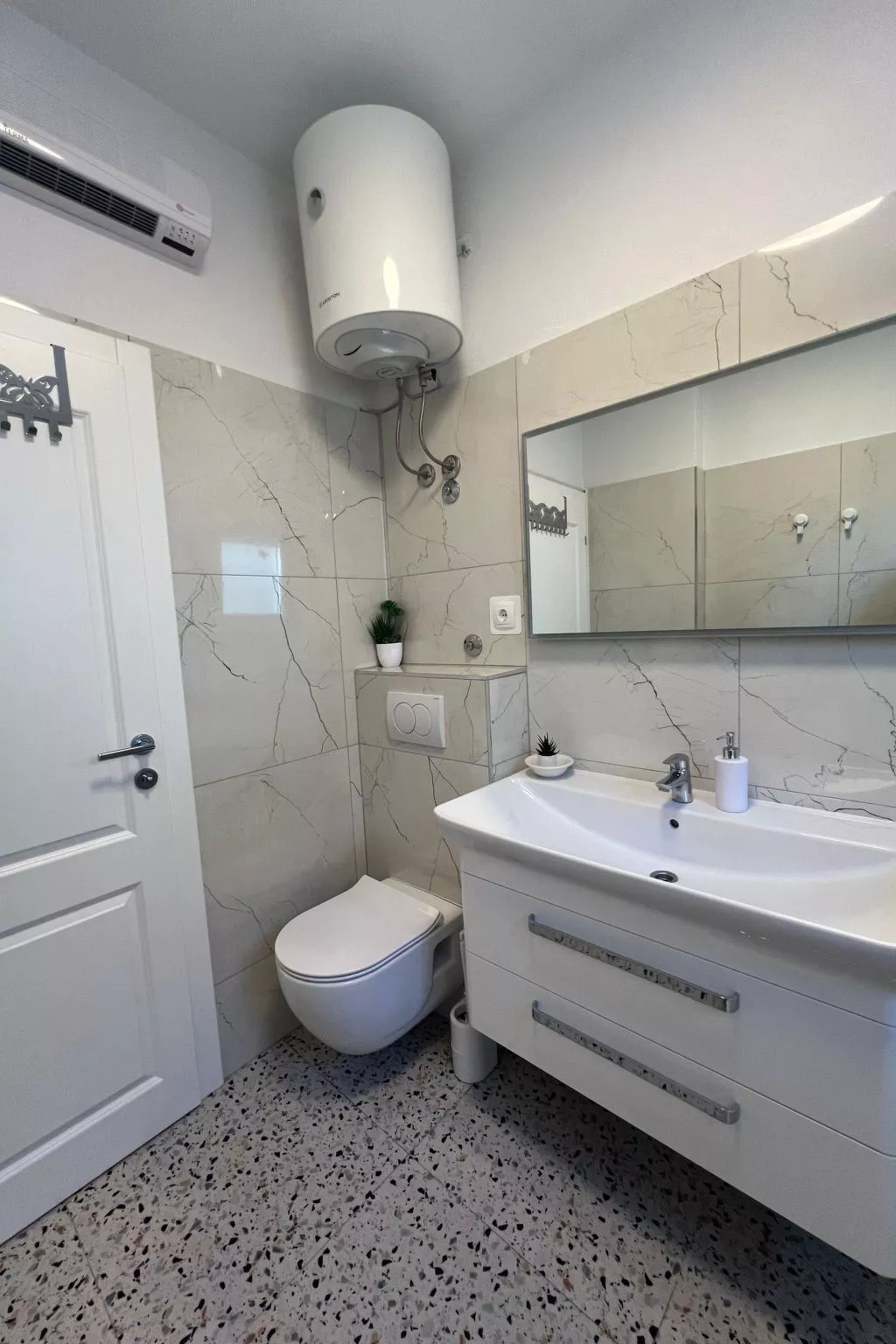 Coastal Comfort Apartment Teilen Speichern-Image-tags.info