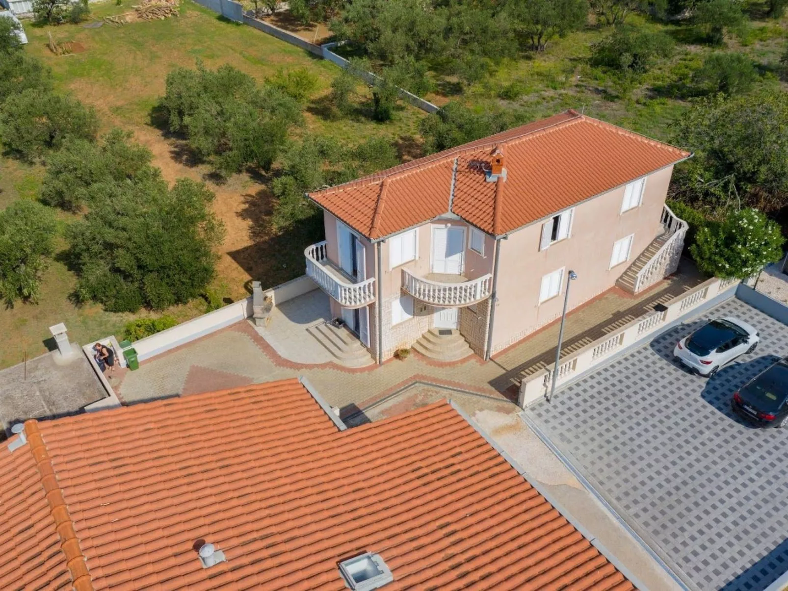 Angenehmes Apartment in Sveti Filip I Jakov mit privatem Parkplatz