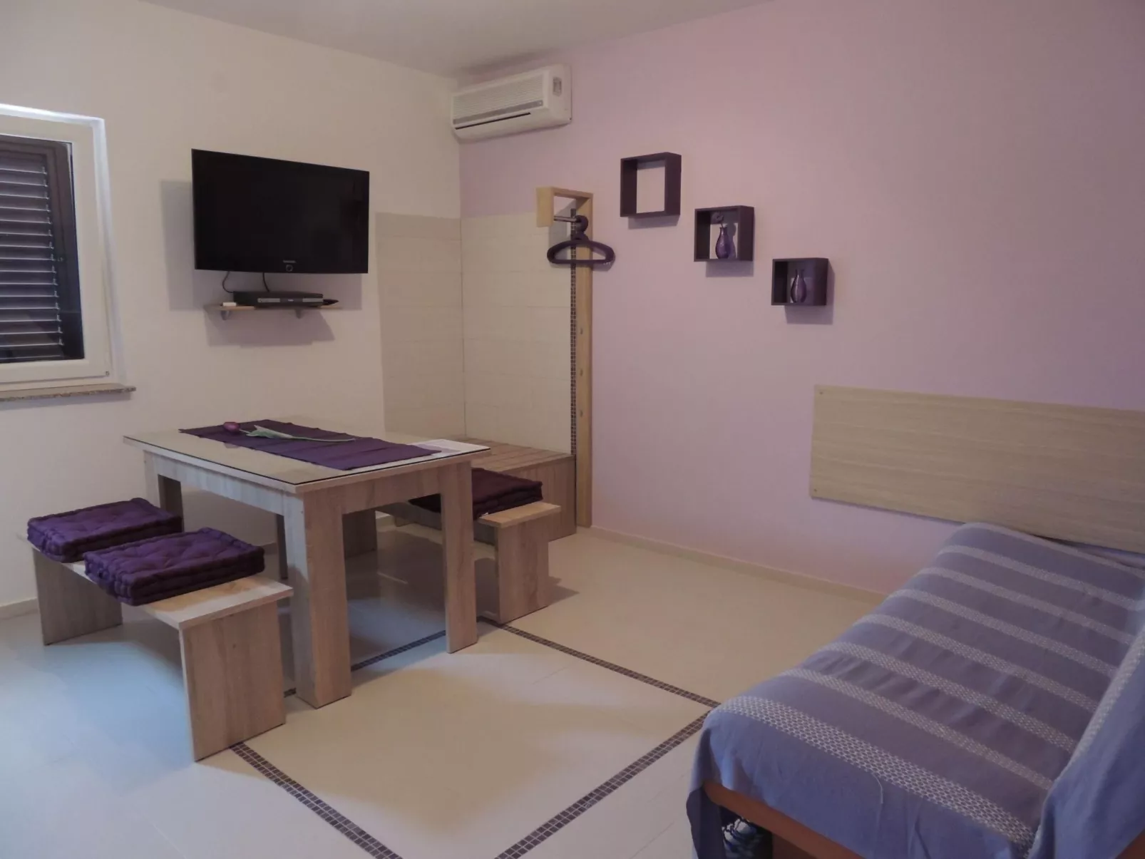 Apartment mit Balkon