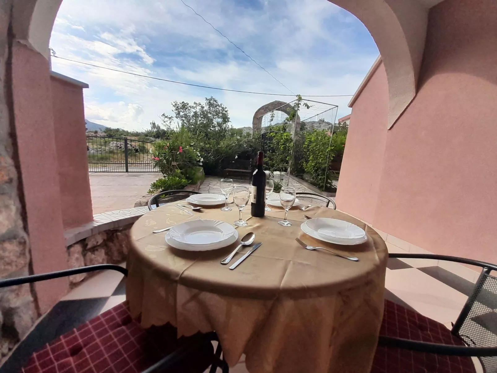 Wohnung "Tea" mit Garten, Grill und Terrasse-Draußen