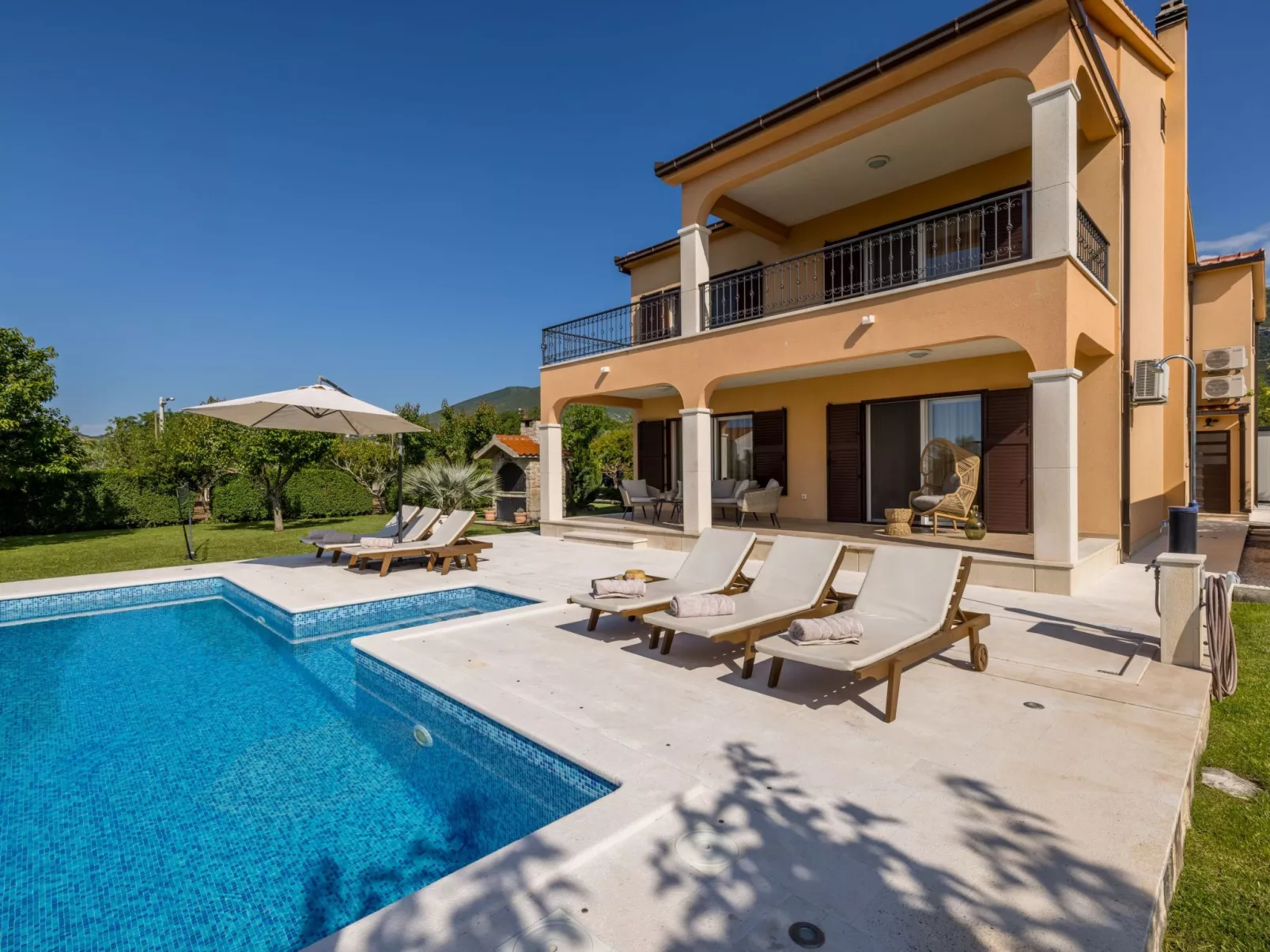 Villa Oasis privater Pool für bis zu 10 Personen-Draußen