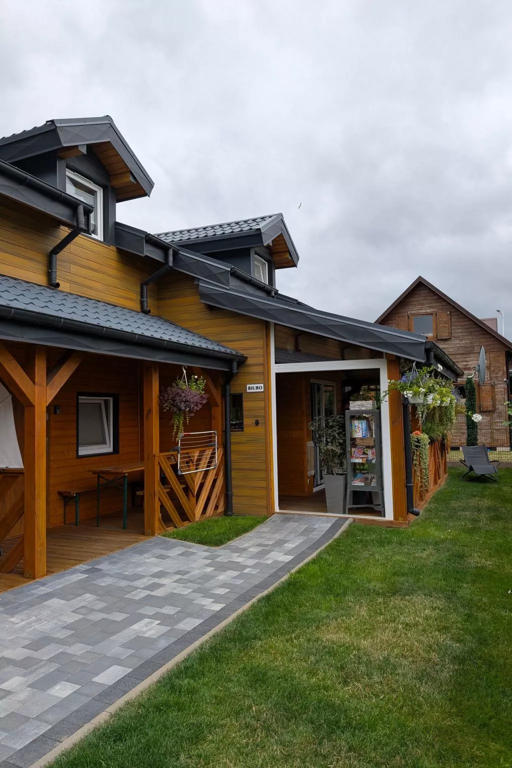 Trebor"-Häuser in einem eingezäunten Gebiet-Dehors