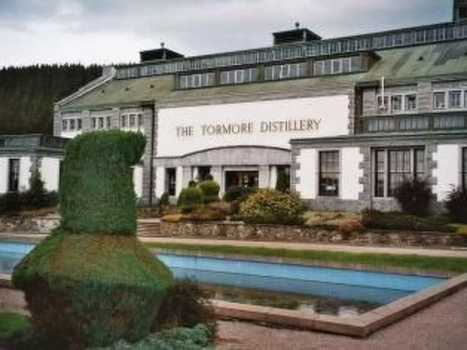 Großes, schottisches Landhaus an der Whiskystraße-Draußen