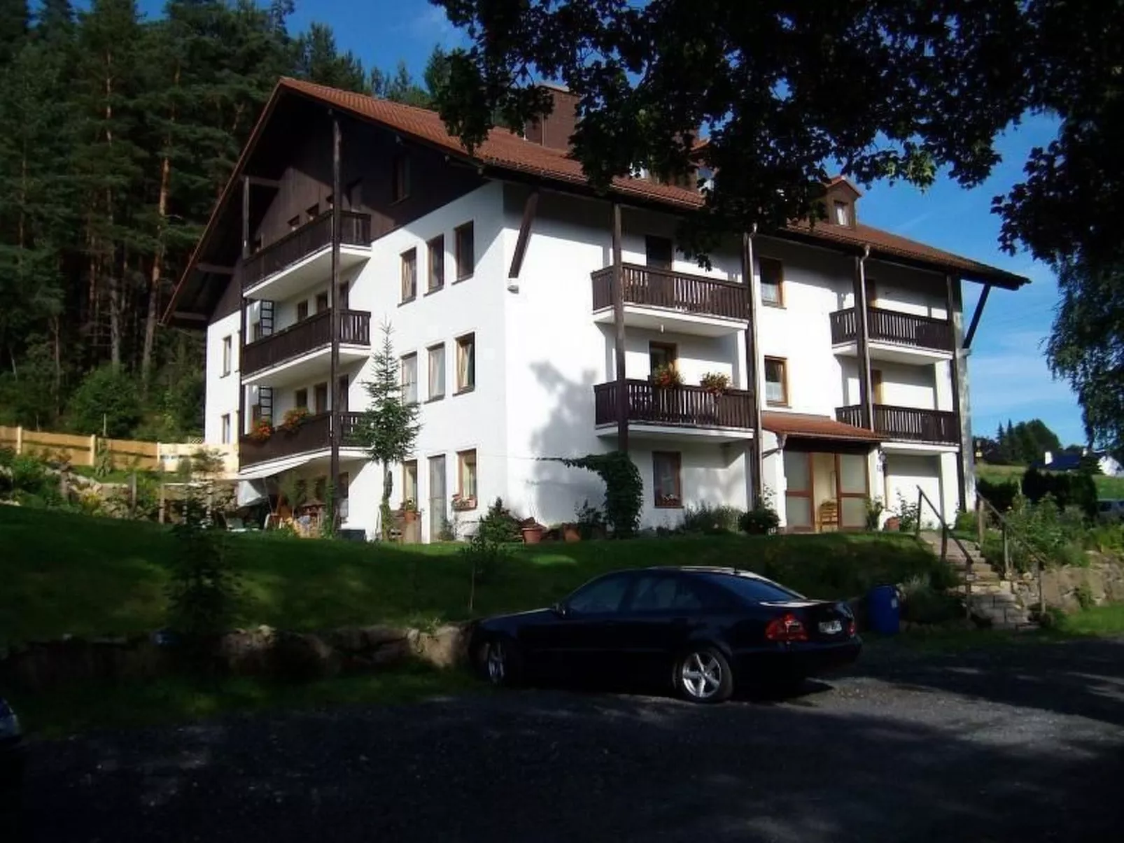 Mit zwei Schlafzimmern und Balkon