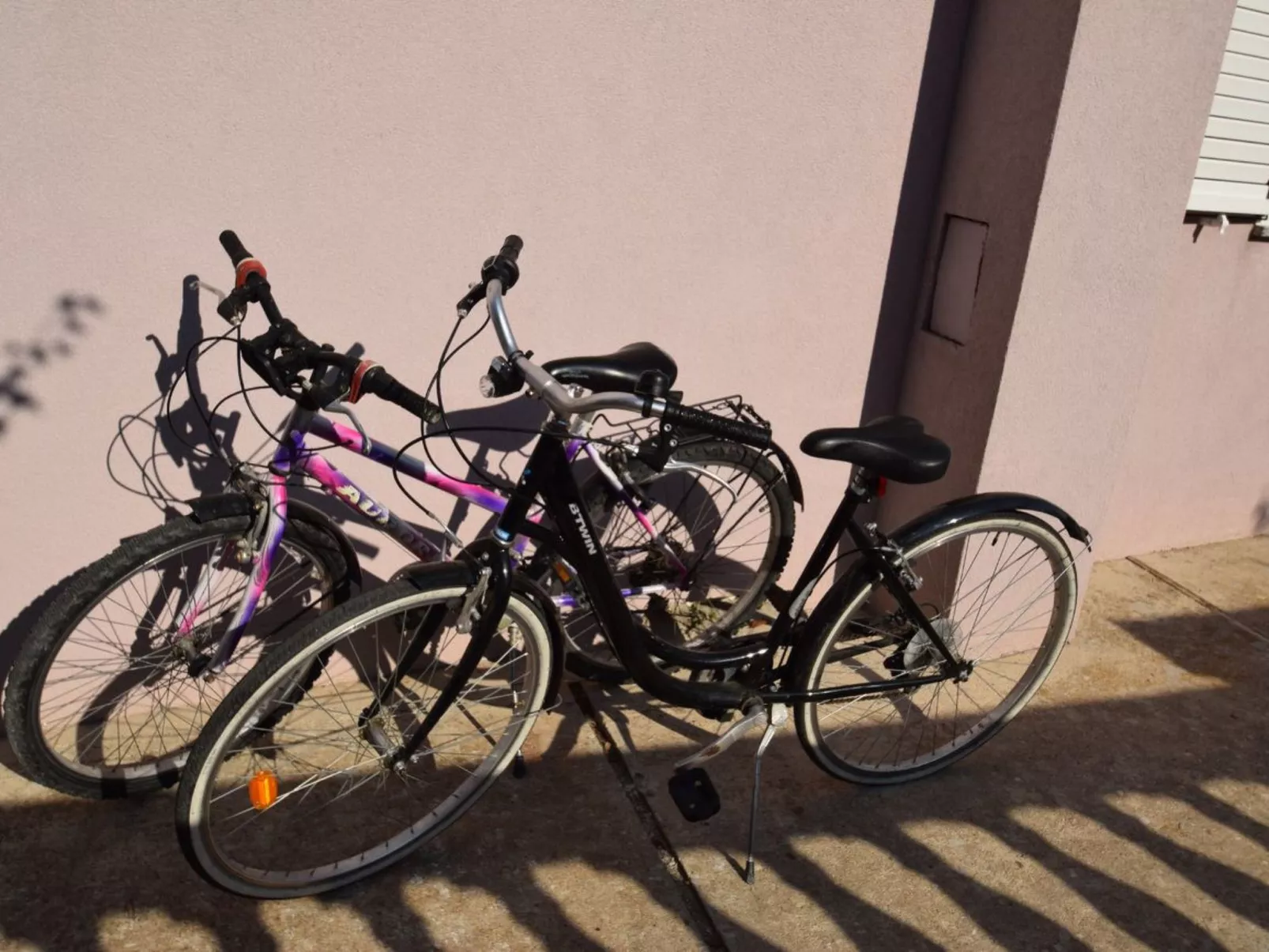 Wohnung in Turanj mit sicherem Parkplatz-Draußen