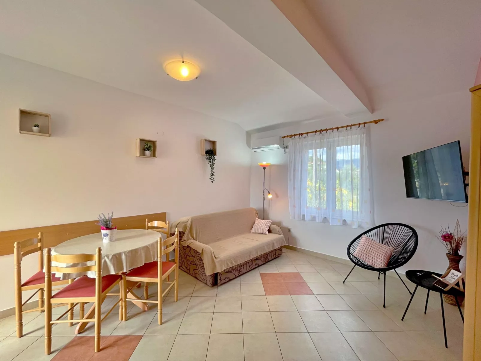 Vila Tiha Lili-Image-tags.info