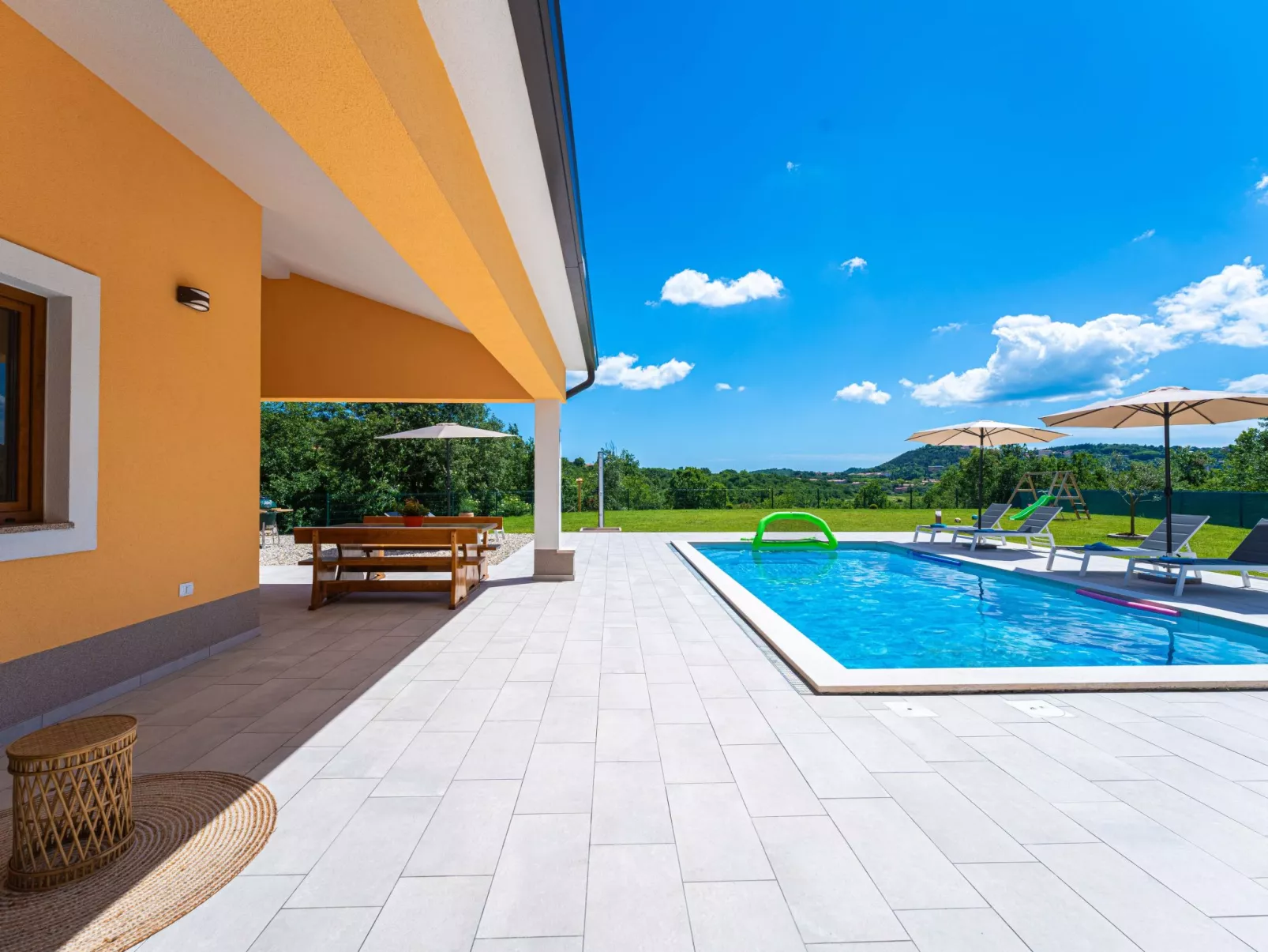 Luxuriöse Ferienvilla mit atemberaubender Aussicht-Outside