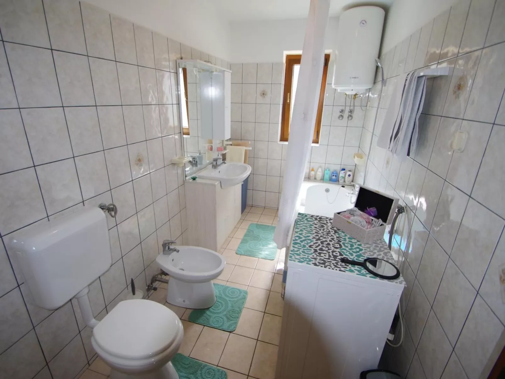 Geräumige Wohnung mit schöner Terrasse und Garten-Inside