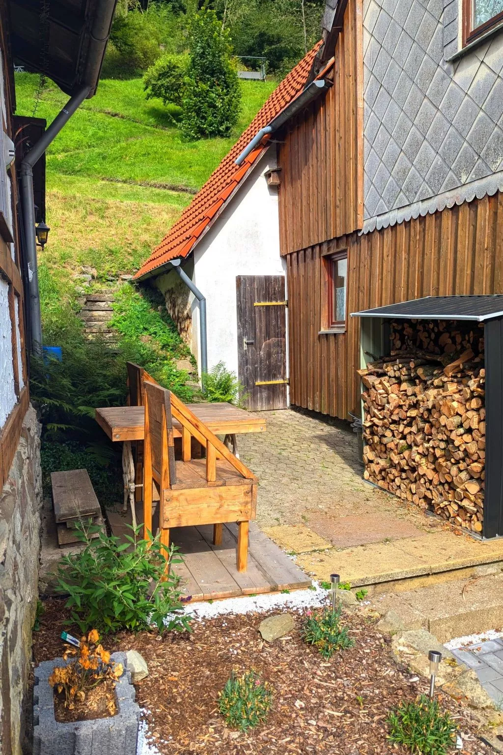 Authentisches Fachwerkhaus am Rande des Waldes-Image-tags.info