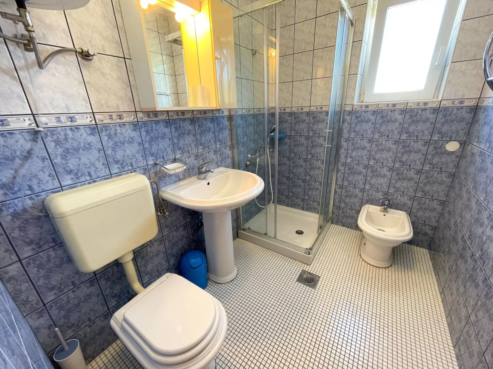 Wohnung in Jadranovo mit Grill, gemeinschaftlichem Pool und Terrasse - Drinnen