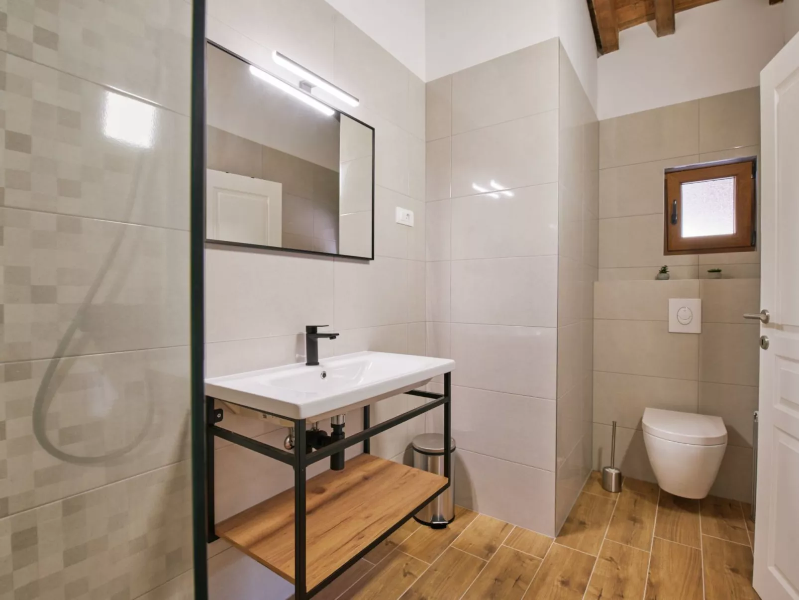 Wunderschöne Villa mit privatem Fitnessstudio und Pool - TA Leut-Drinnen