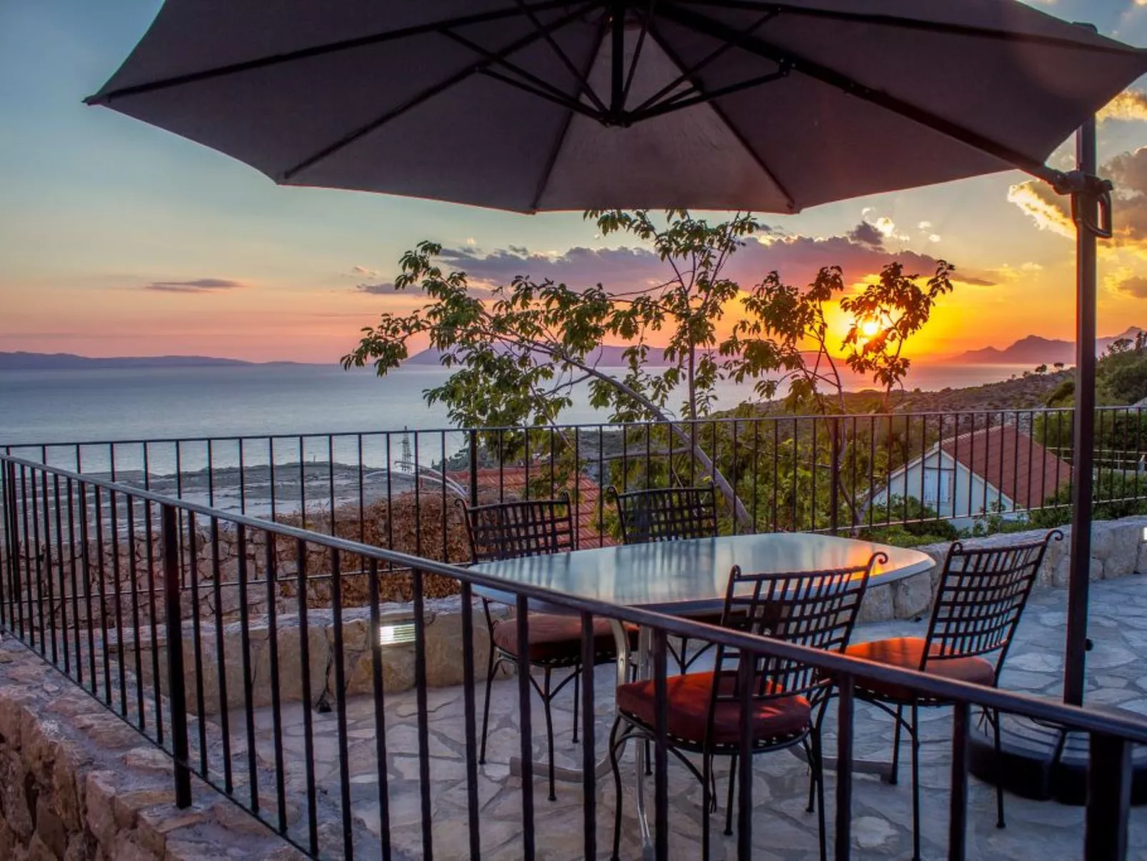 Mit Blick auf das Wasser