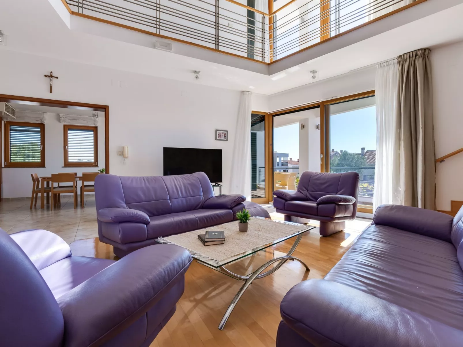 Luxuriöse Villa mit Meerblick - von TA Leut Agency-Image-tags.info