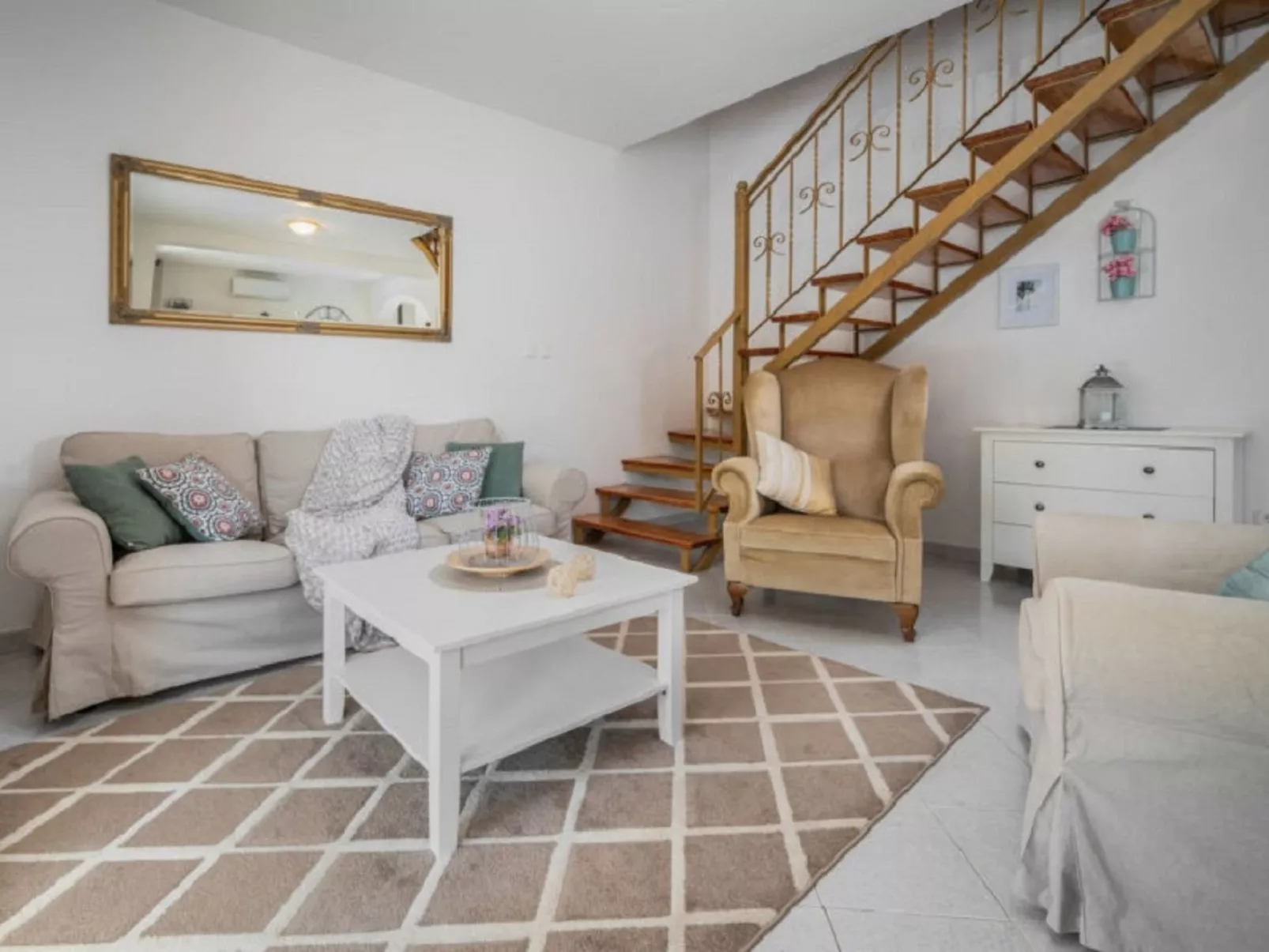 Chiara in Rogivici-Inside