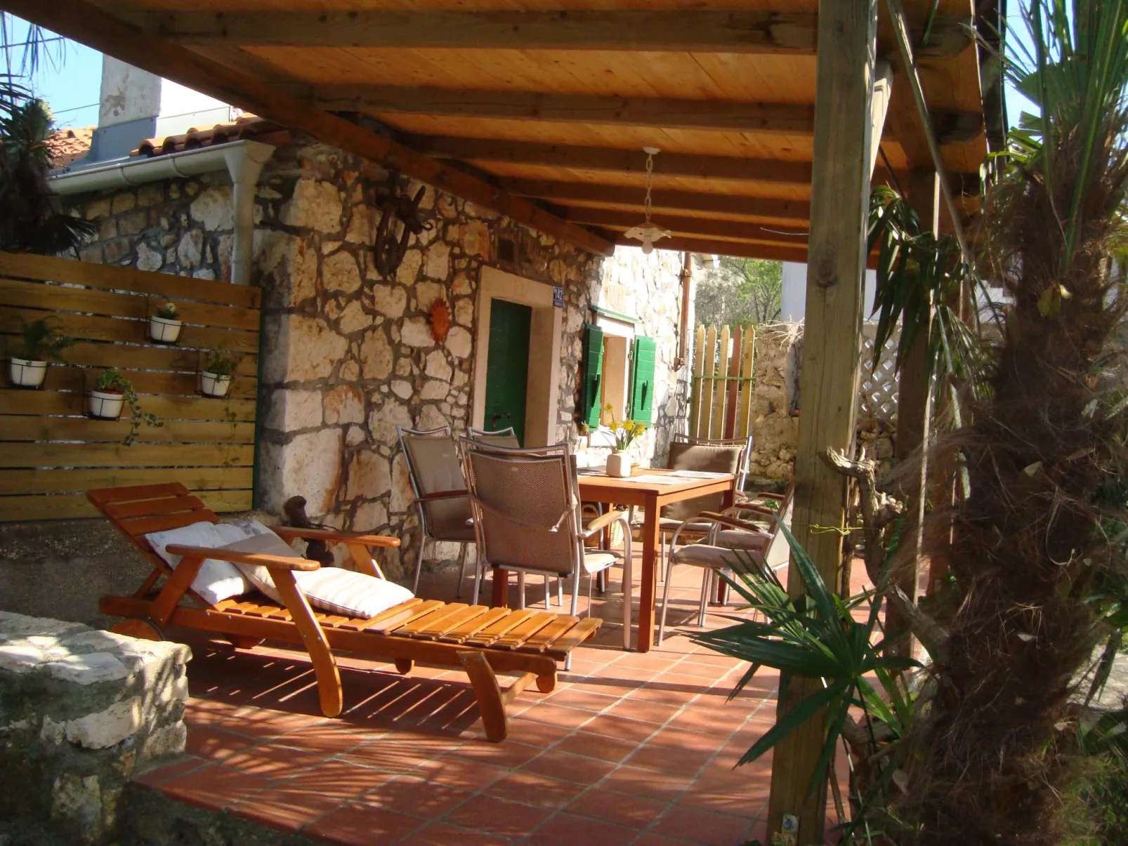 Typisch istrisches Steinhaus mit Grill und Garten