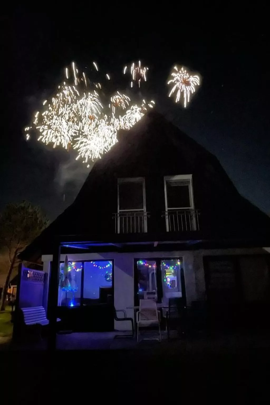 Familienfreundliches Haus mit großer Terrasse-Outside