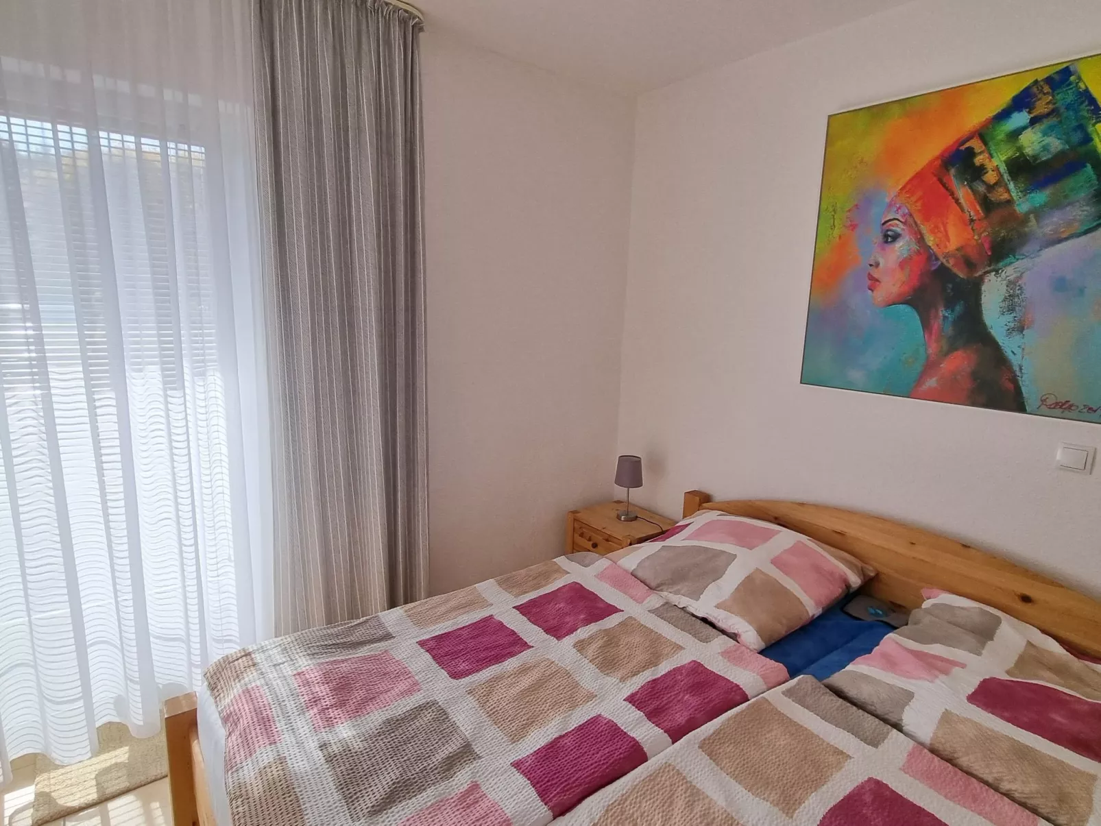 Gemütliche Ferienwohnung für zwei Personen mit sonniger Südterrasse-Drinnen