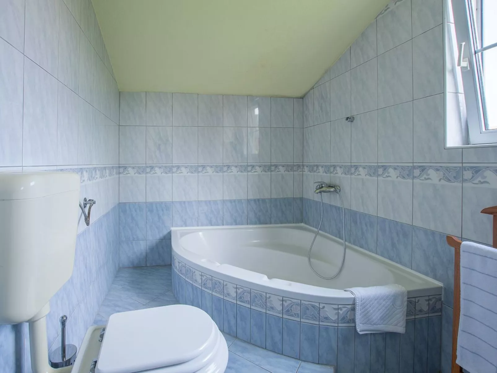 "Casa Tarra" mit eigenem Pool-Drinnen