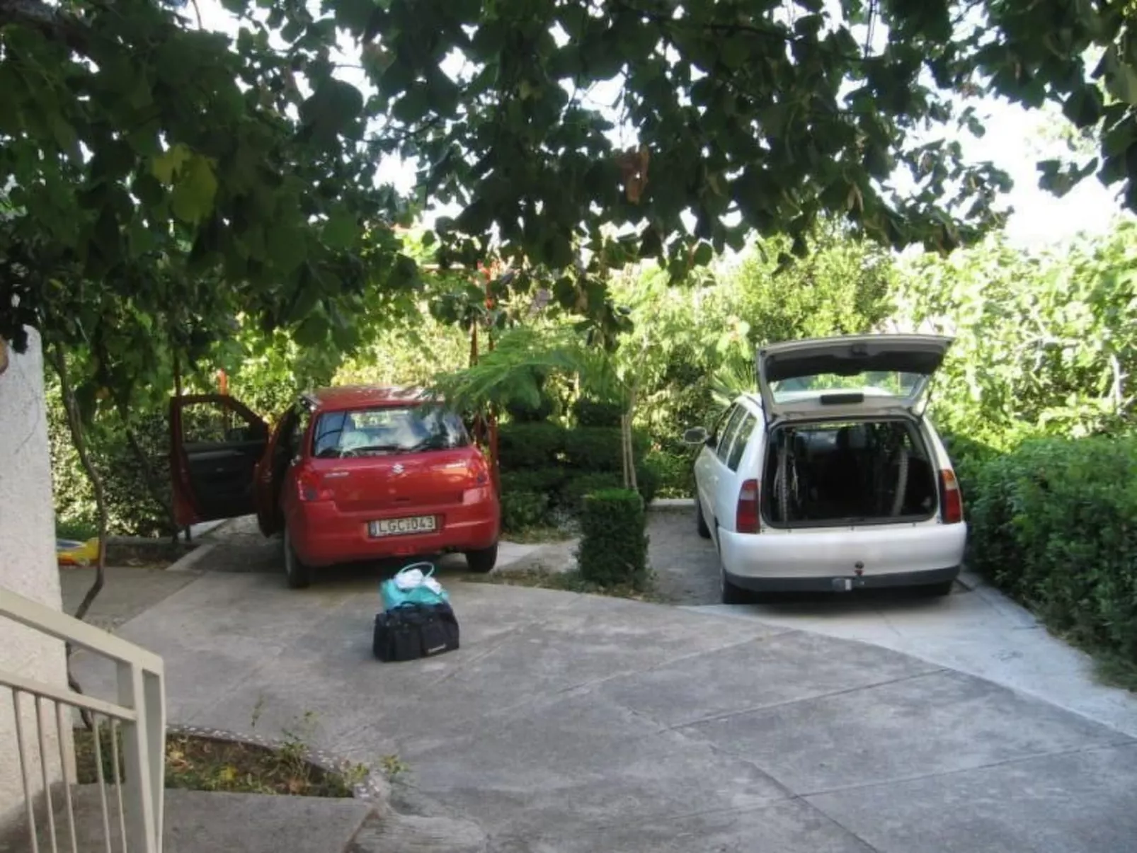"Adriana" mit Blick auf das Wasser-Outside