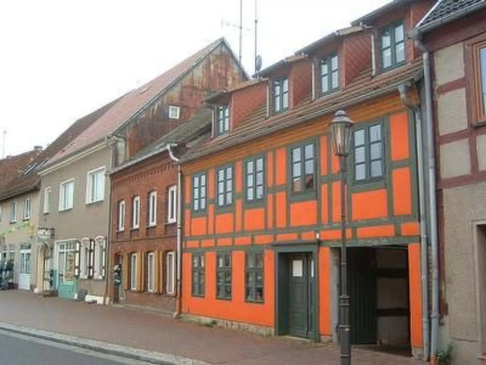 Uferpromenade-Outside