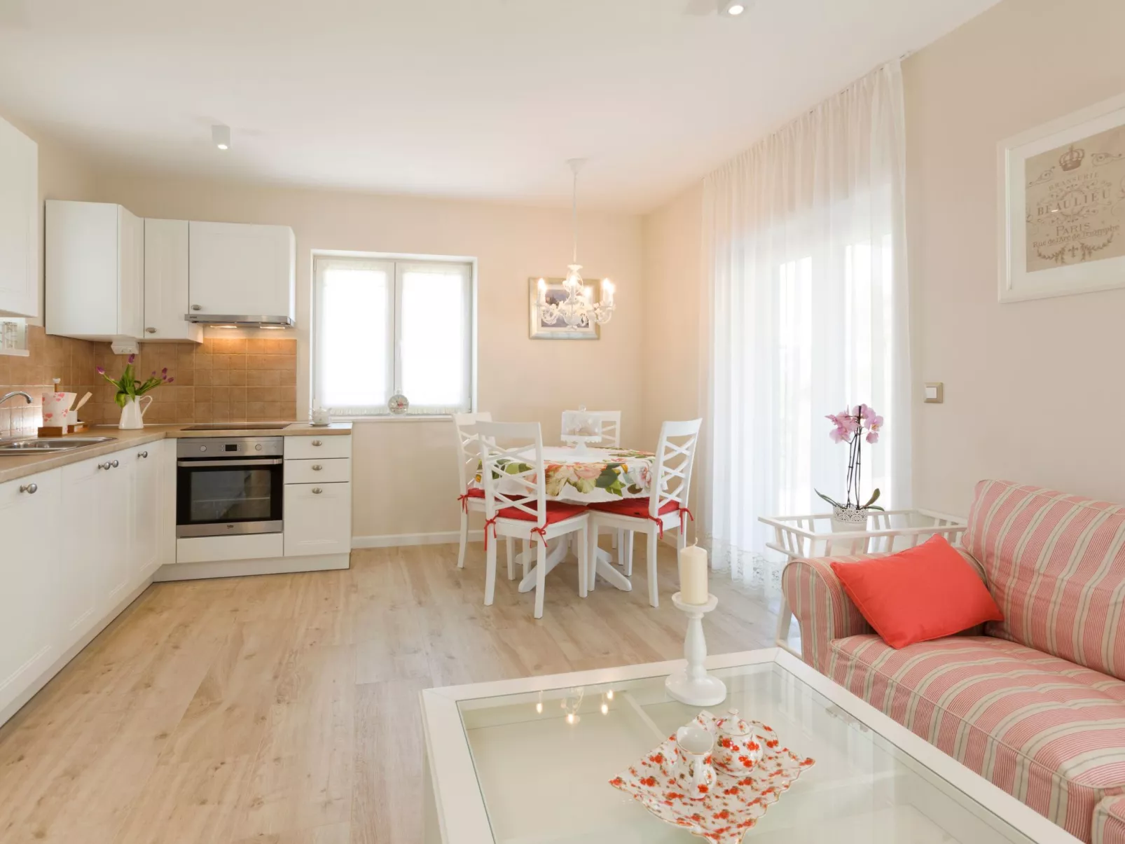 Luxuriöse Steinvilla mit privatem Swimmingpool und herrlichem Meerblick-Dedans