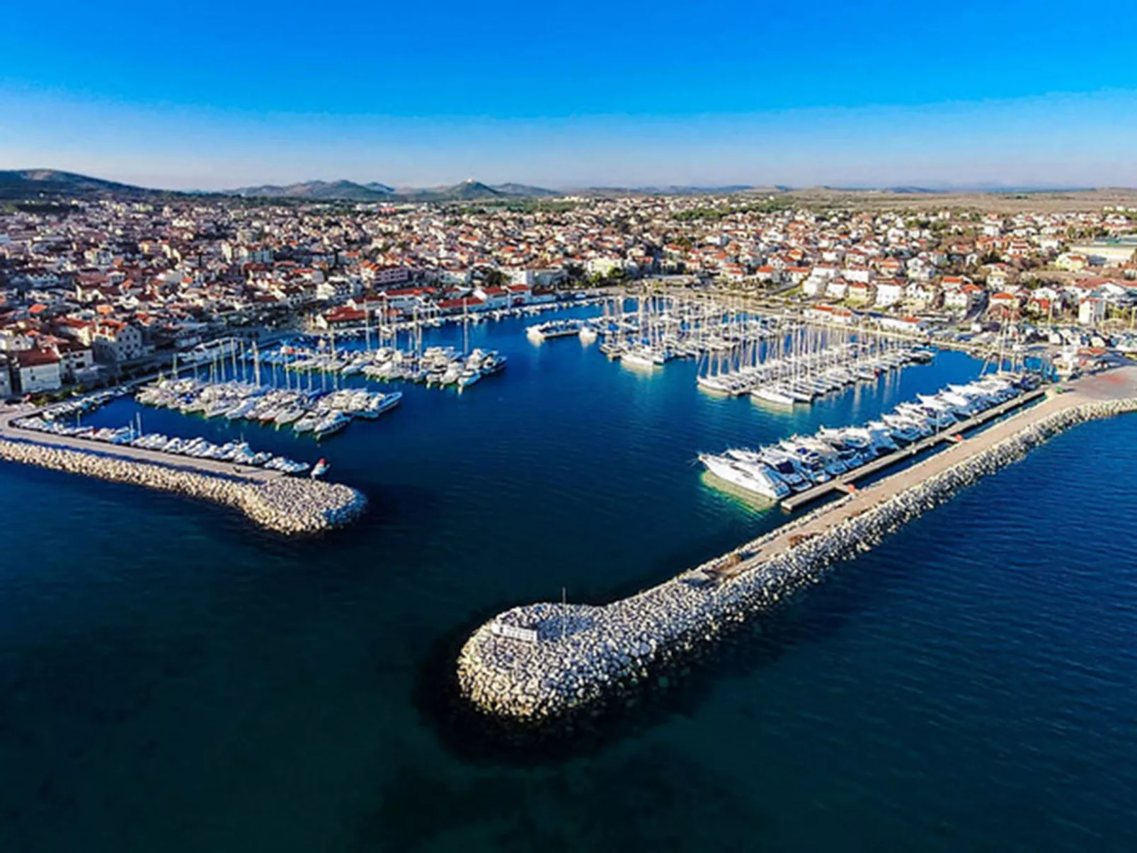 Große Ferienwohnung in Vodice mit Eigenem Balkon-Area