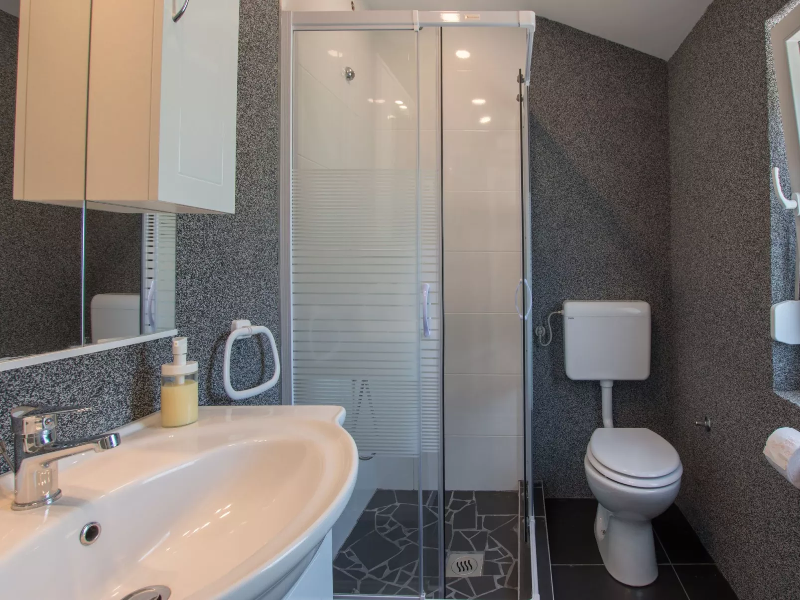 Für 10 Personen und 2 Kinder in Juricani, Istrien (Istrische Riviera)-Drinnen