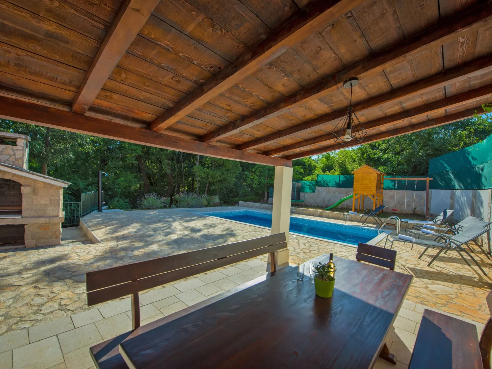 Haus in Grubine mit Außenpool-Draußen