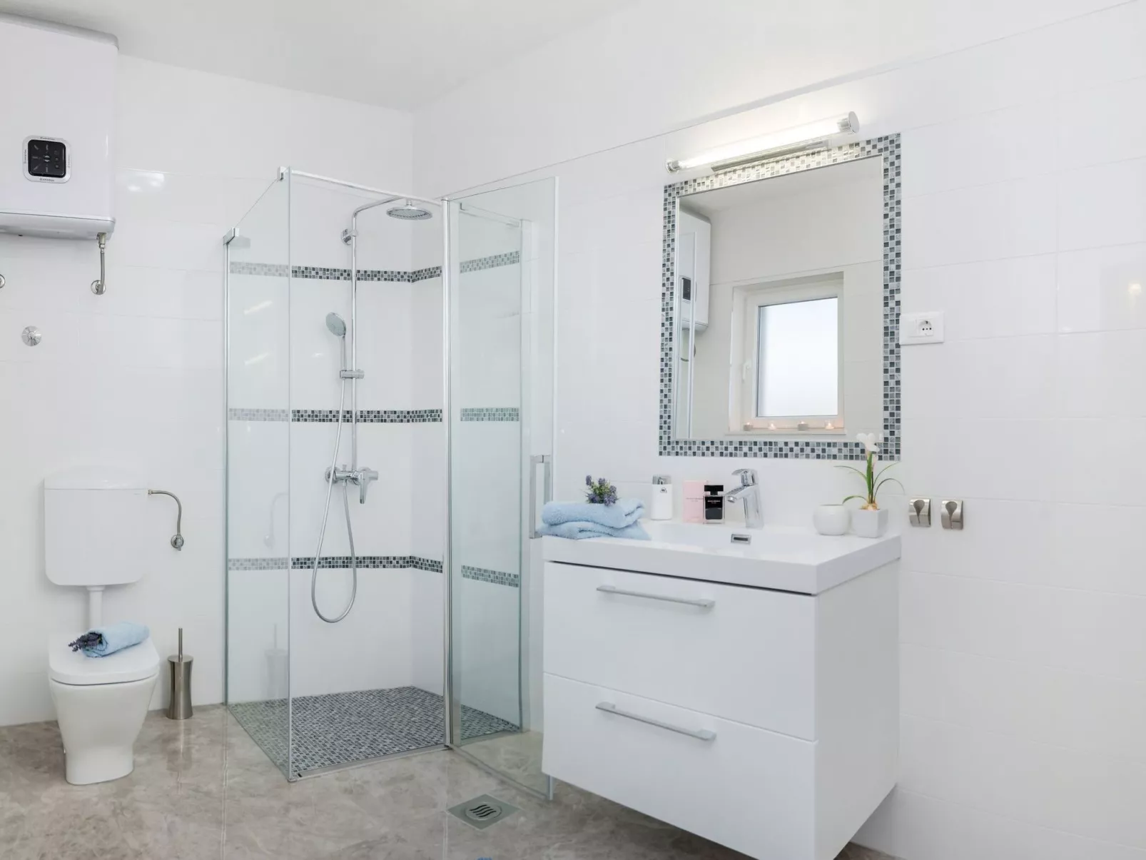 Finca mit Garten, Grill und Terrasse-Drinnen