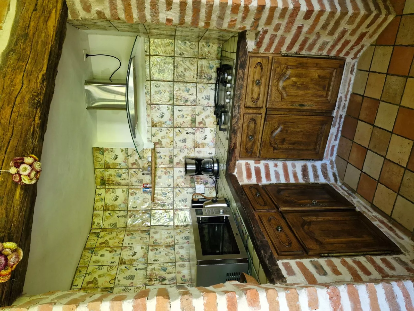 Die Unterkunft für zwei bis sechs Personen, Schwimmbad, Bouleplatz, Spa, Tennis-Drinnen