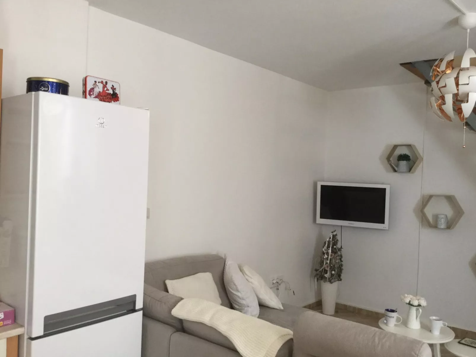 Wohnung auf einem eingezäunten Grundstück-Drinnen