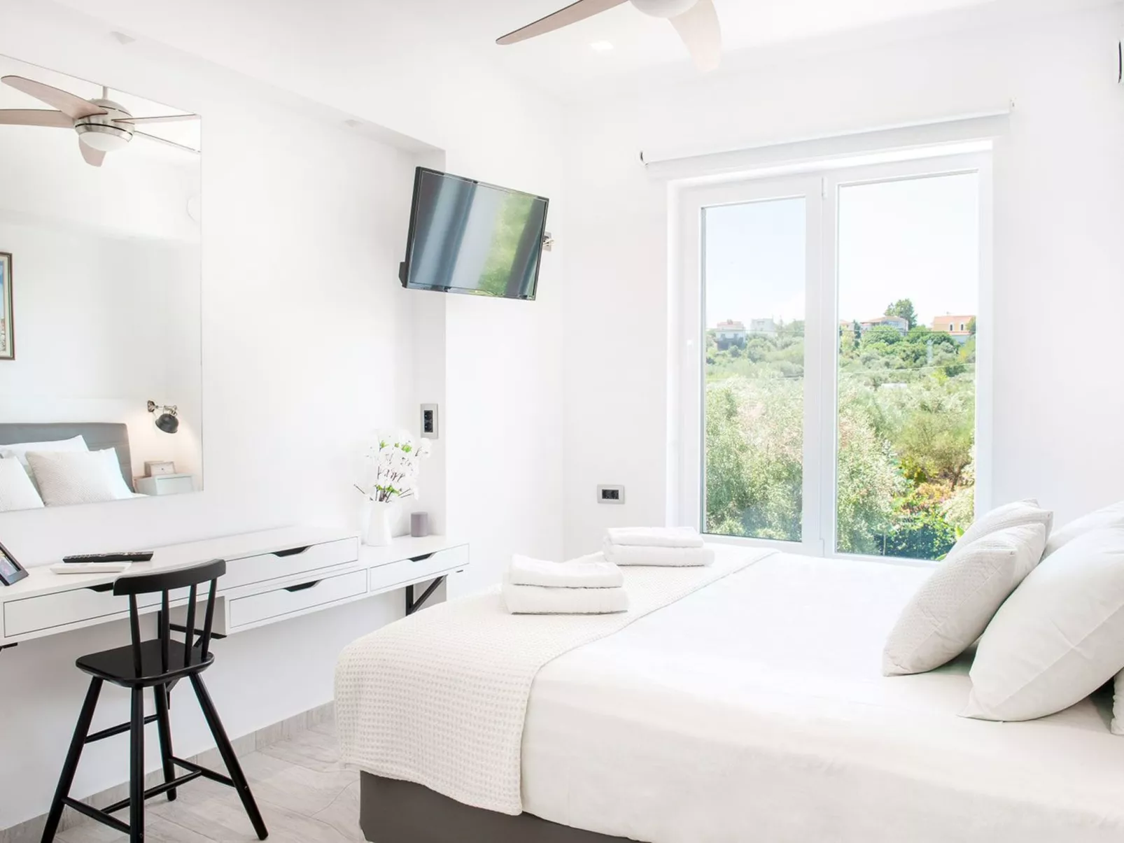 Geräumige Familienvilla, privater Pool und Garten-Dedans