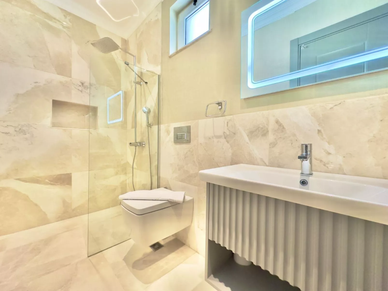 Villa direkt am Meer luxuriös für 4 Personen