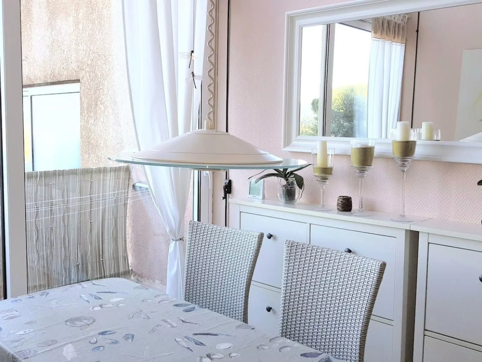 Anlage mit Tennisplatz und 3 Gemeinschaftspools