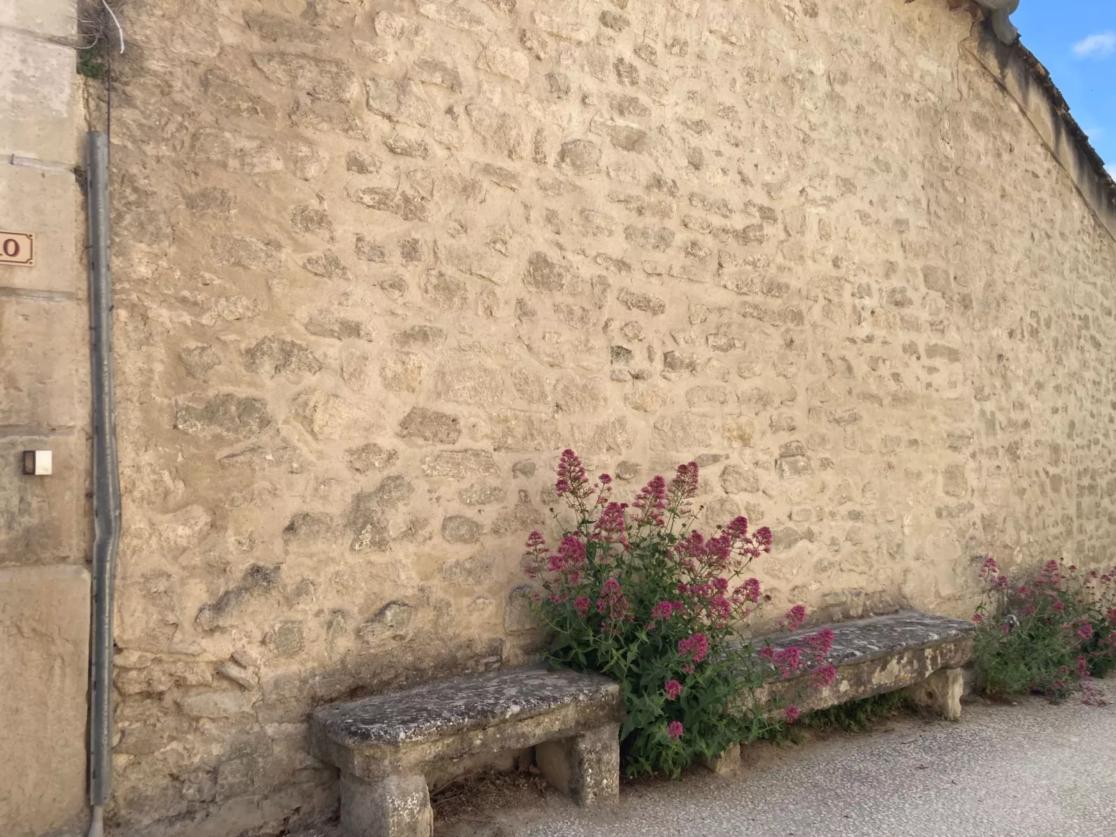 Dorfhaus in provencal mit Pool-Outside