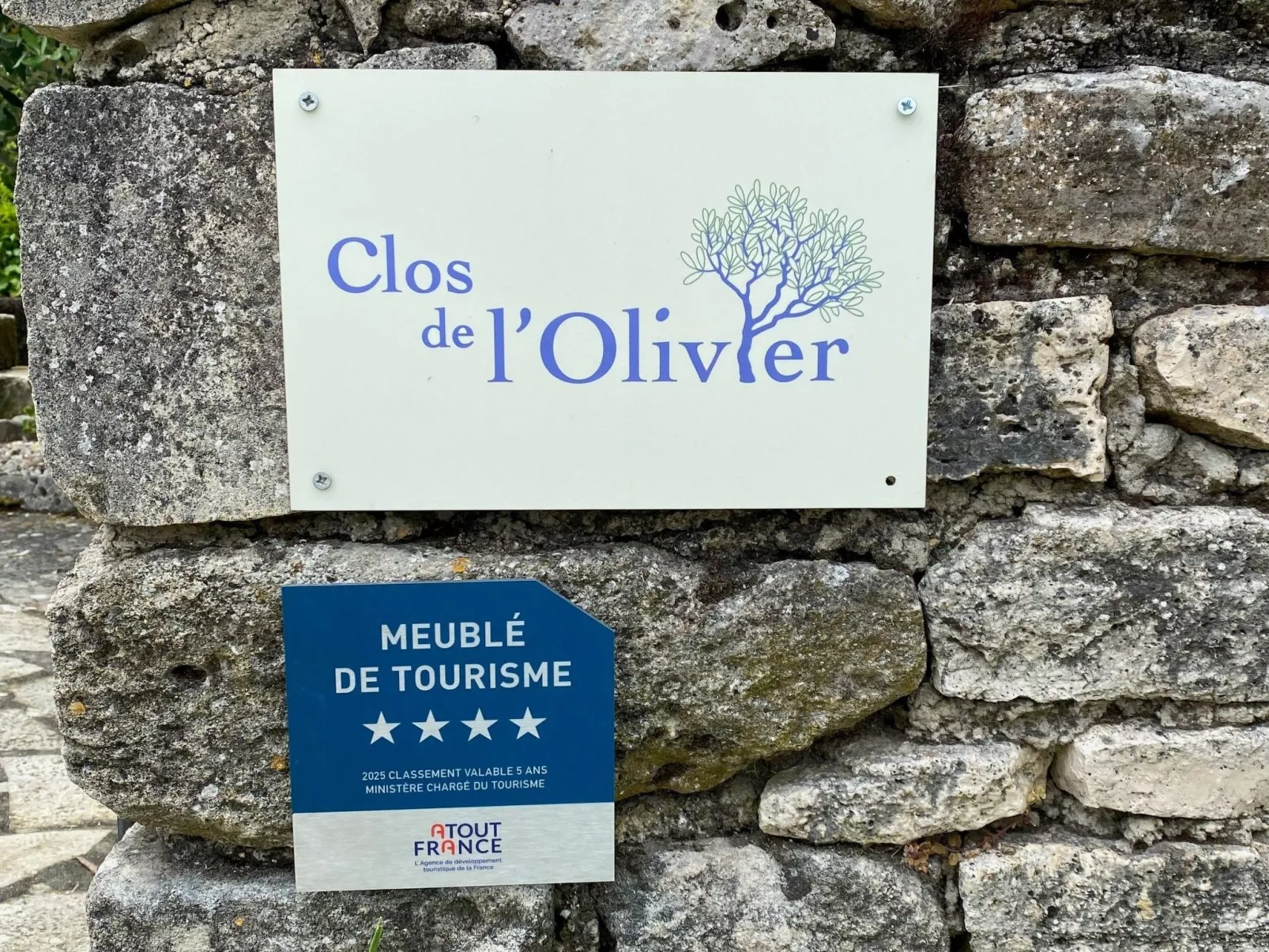 Clos de l'Olivier-Draußen