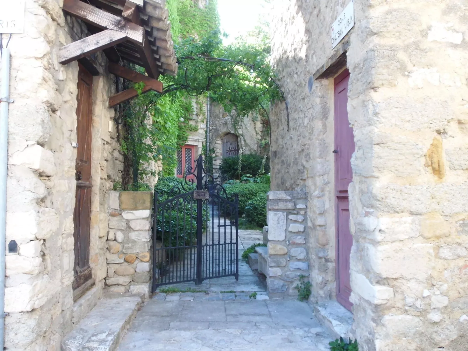 Im Luberon Provence-Outside