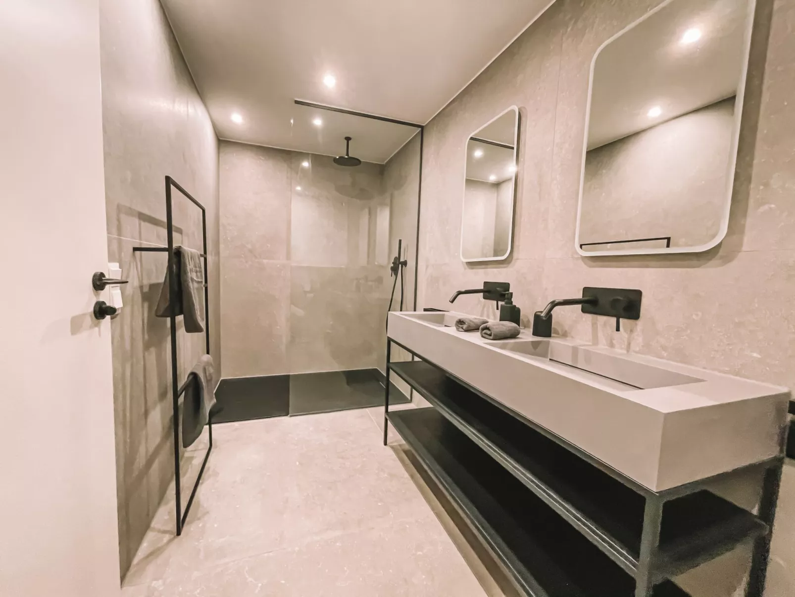 Mer de Palmiers-Drinnen