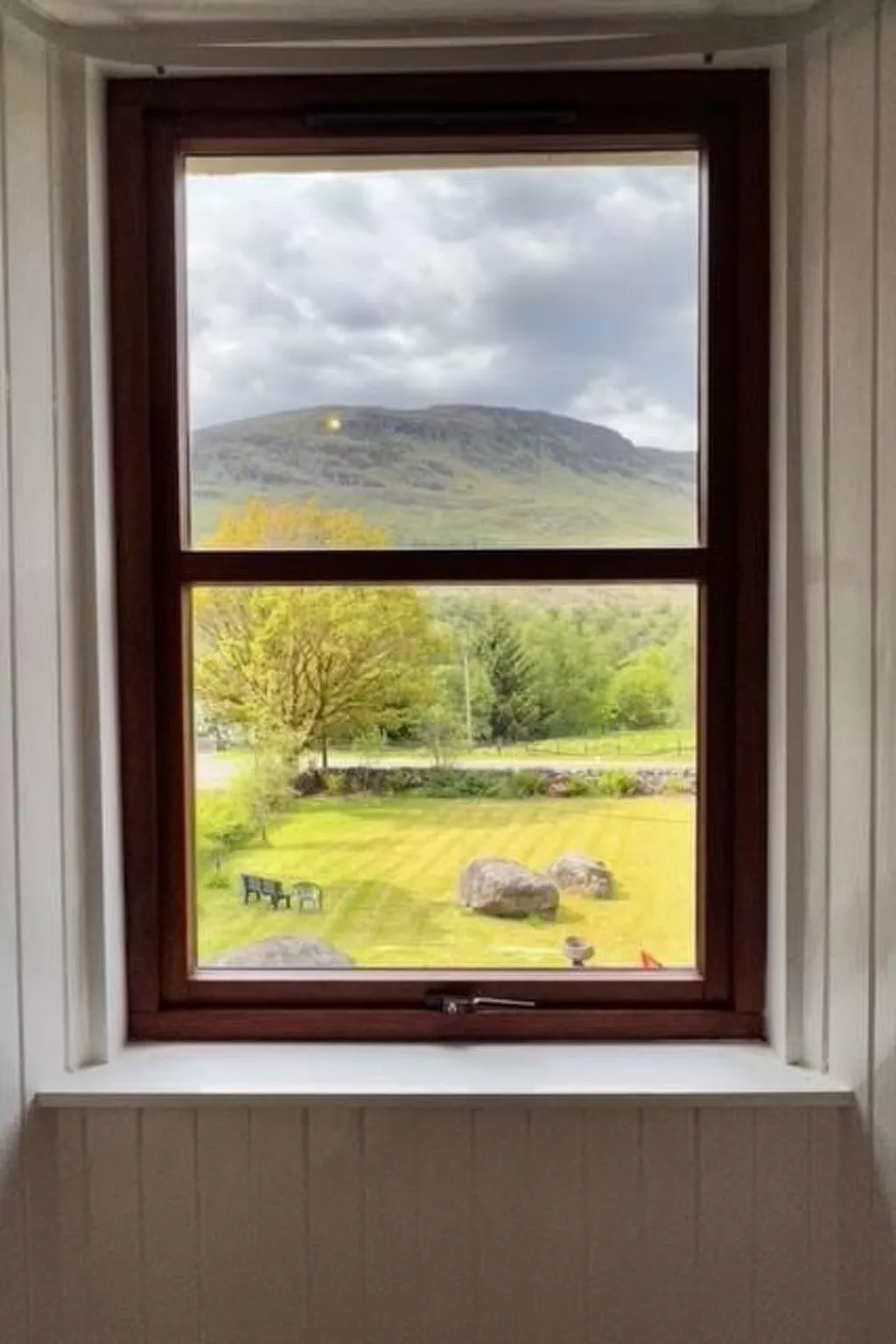 Benmore Farm House in Stirling mit Bergblick