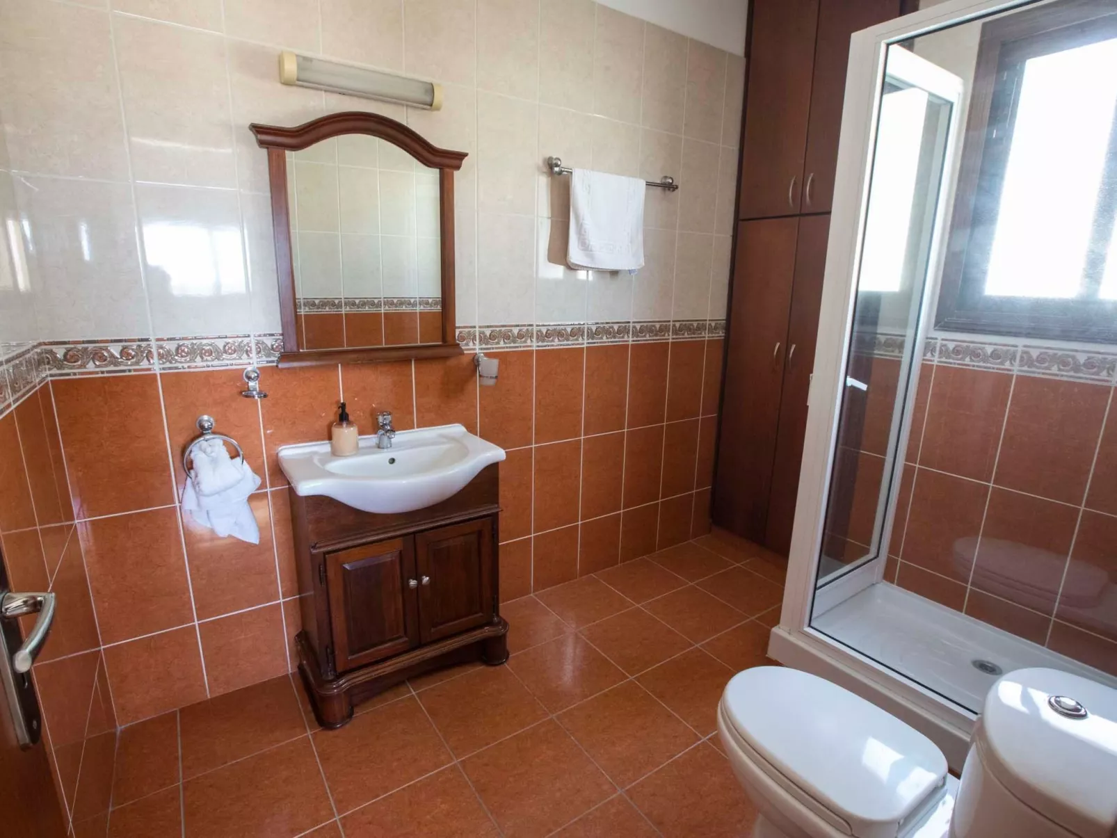 Villa mit Blick auf die Berge und Whirlpool