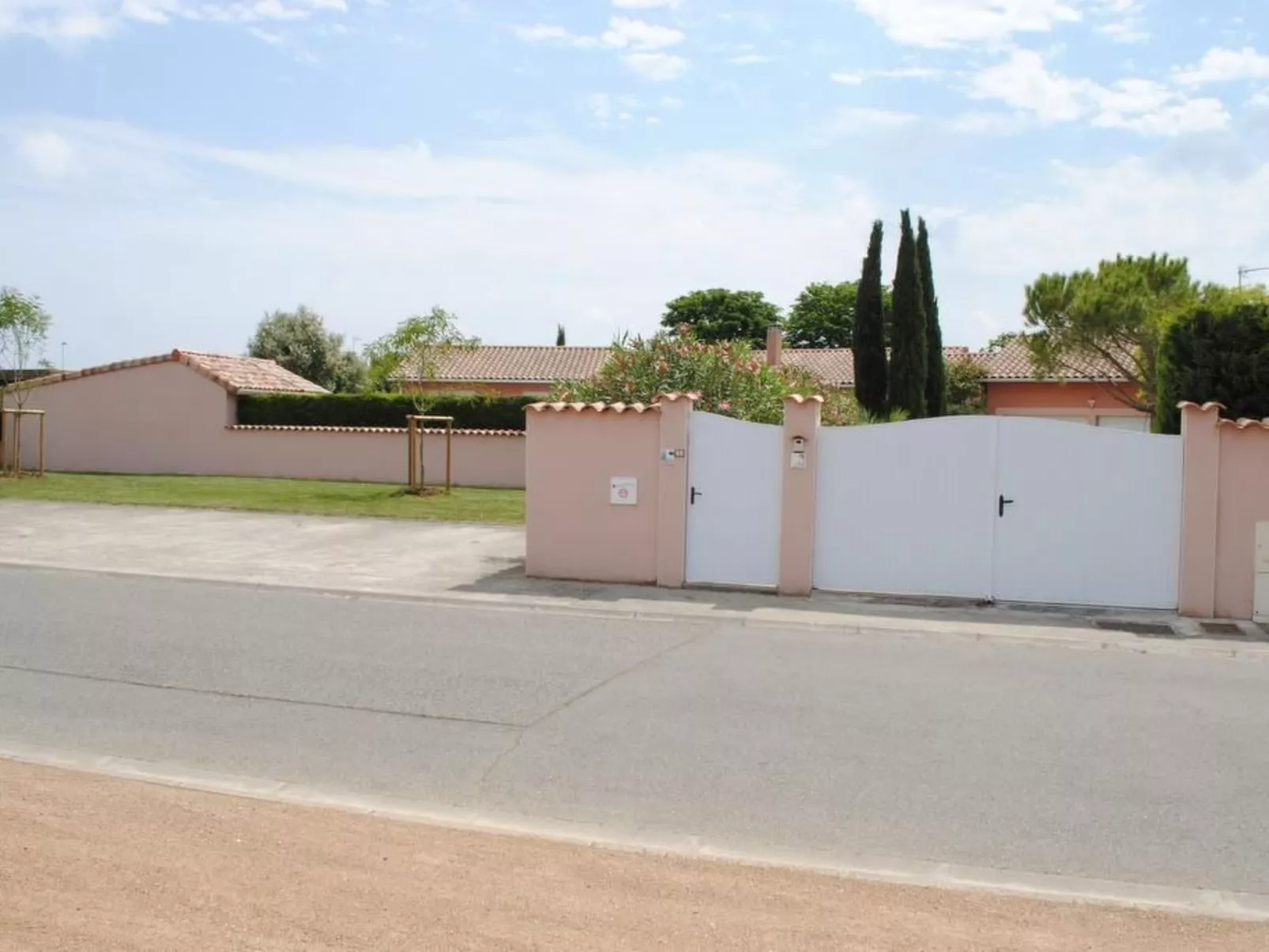 Haus "Les Cyprès" mit Gemeinschaftspool-Image-tags.info