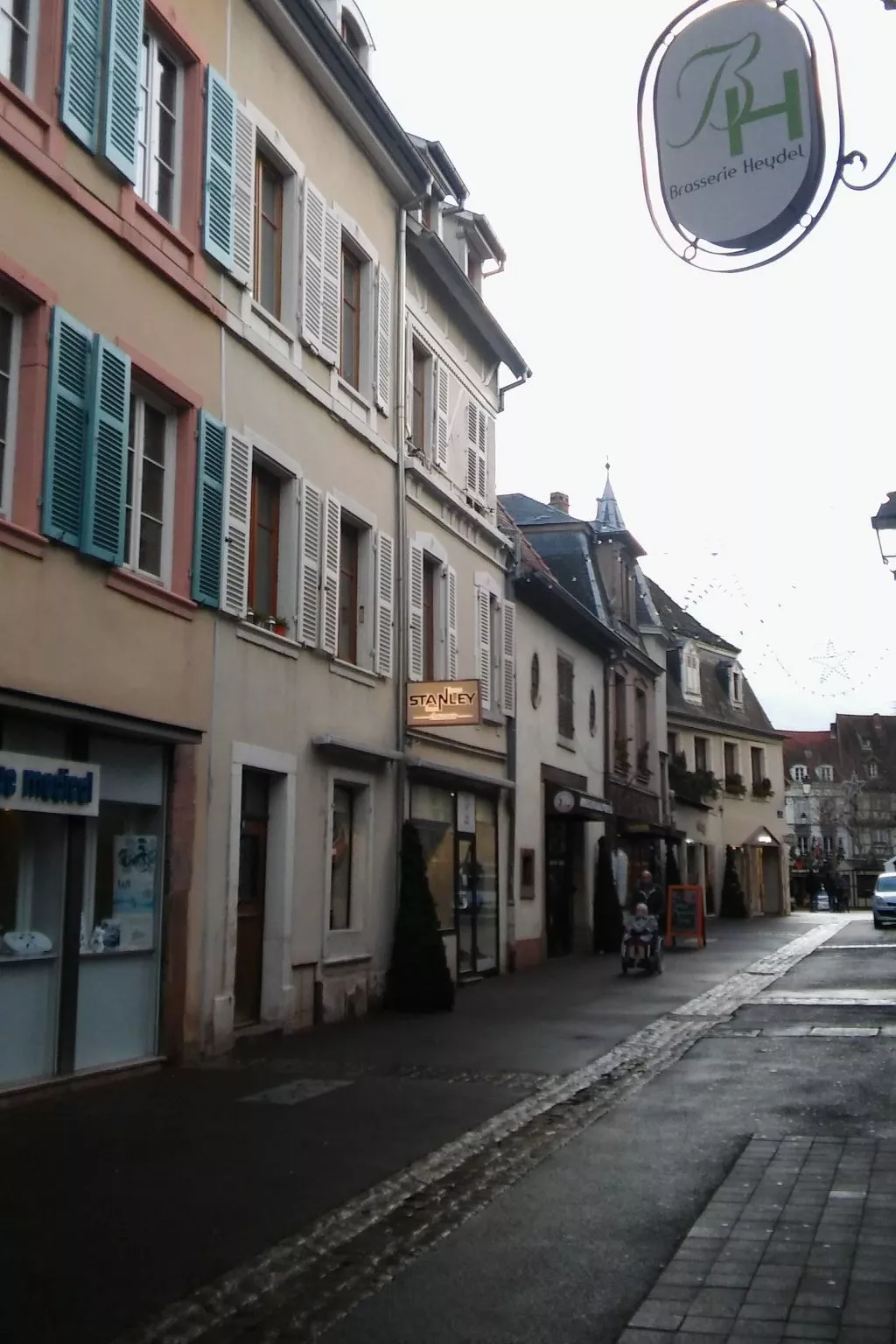 Mit zwei Garagenstellplätzen