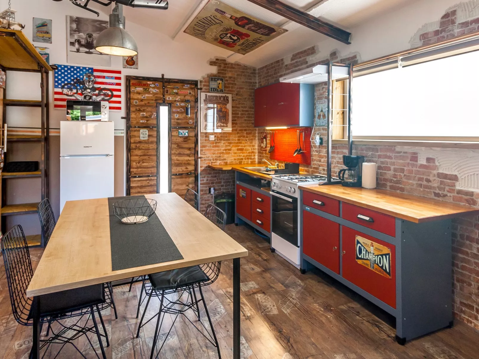 Haus im Industriestil Eni mit privatem Parkplatz