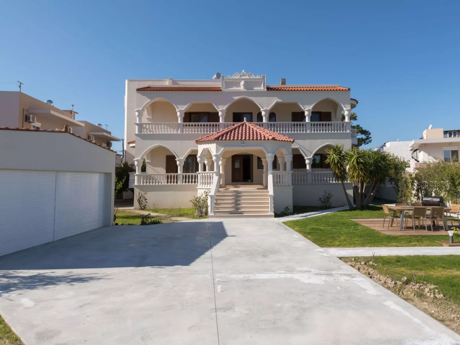 Geräumige Villa Evelyn für 10 Personen mit Pool-Outside