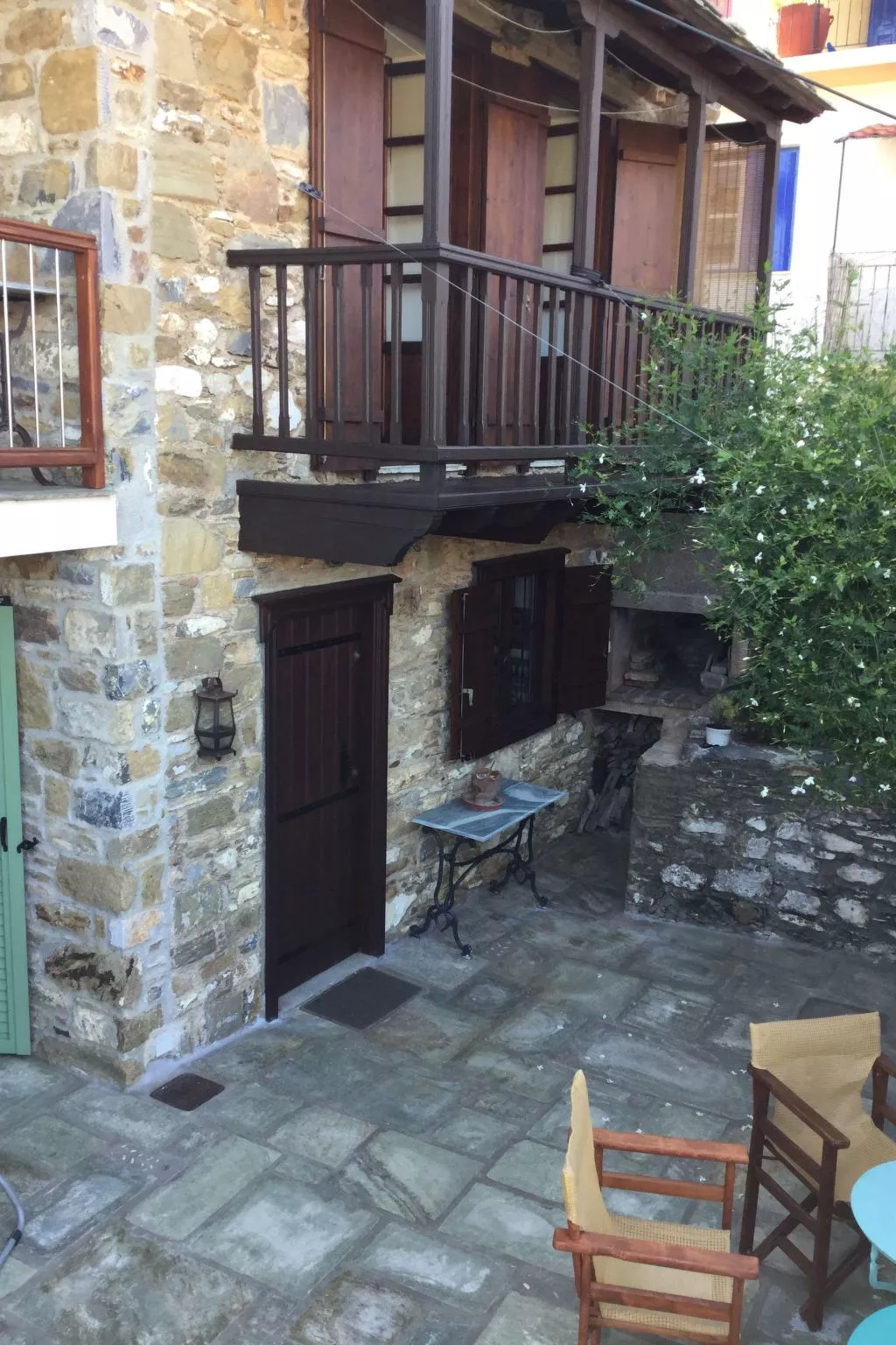 "Kyria Florenz"-Draußen